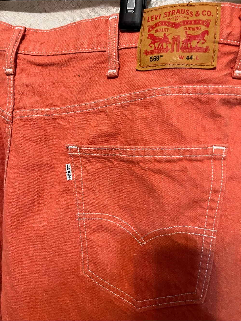 Levi's Men's Flat Front Shorts- white tab